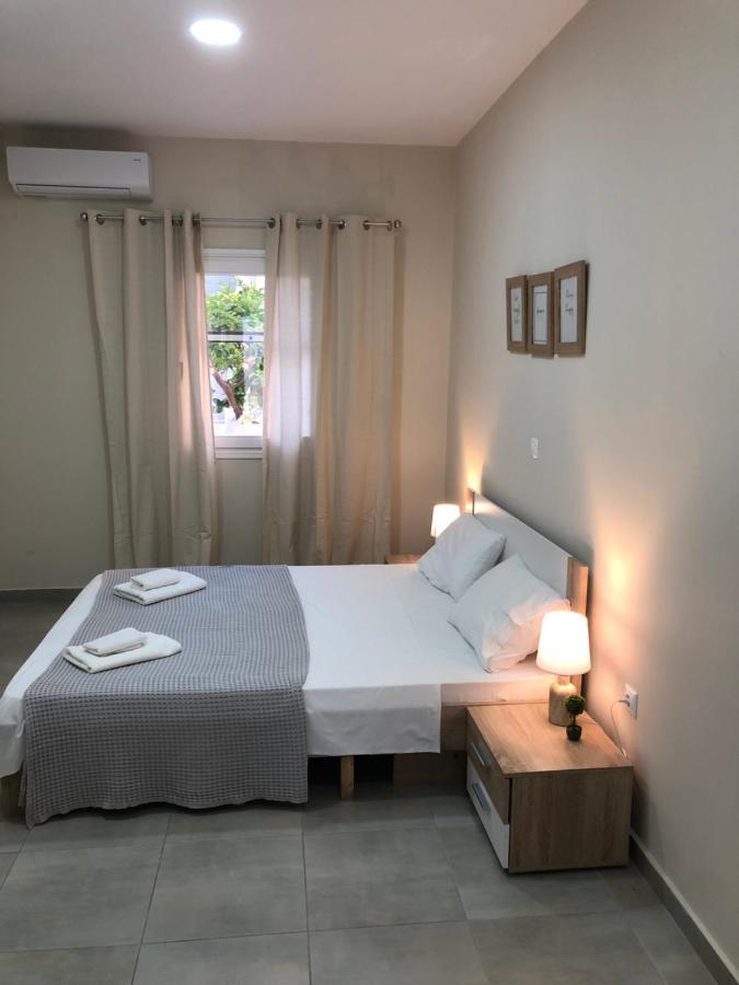 Konstantinos Apartments Парікія Екстер'єр фото